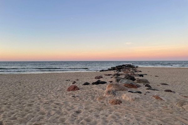 Foto van Luxe vakantieverblijf met zwembad - Vakantiehuis in Blåvand - WaterView
