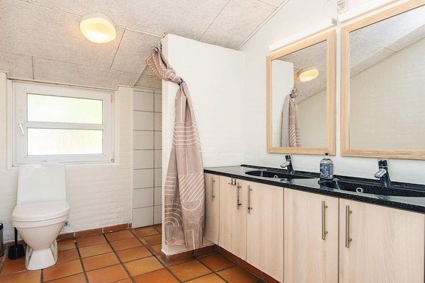 Foto van Luxe vakantieverblijf met zwembad - Vakantiehuis in Blåvand - Indoor