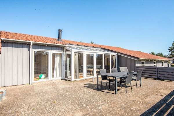 Foto van Luxe vakantieverblijf met zwembad - Vakantiehuis in Blåvand - Outdoor