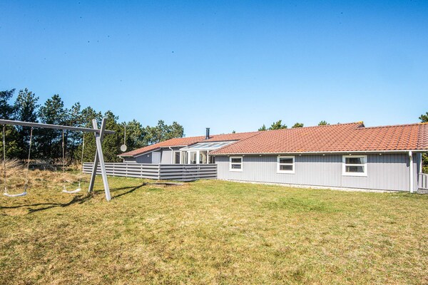Foto van Luxe vakantieverblijf met zwembad - Vakantiehuis in Blåvand - View