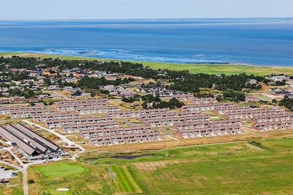 Foto van 4 persoons vakantie huis op een vakantie park in Rømø - Outdoor