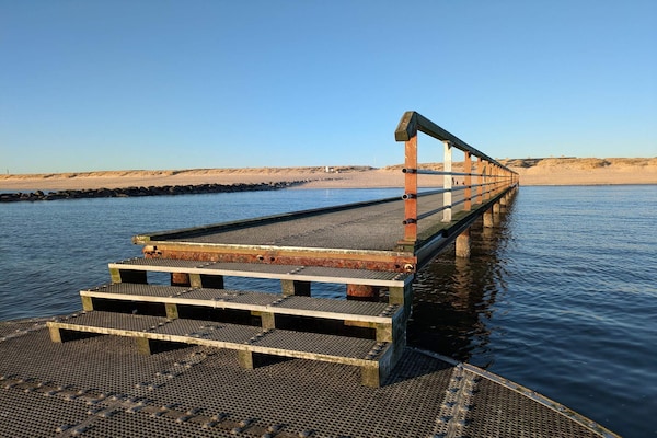 Foto van Rietgedekt huisje met spa - Vakantiehuis in Blåvand - WaterView