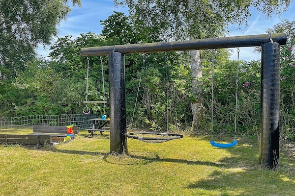 Foto van Rustige oase met zwembad - Vakantiehuis in Ørsted - Untagged