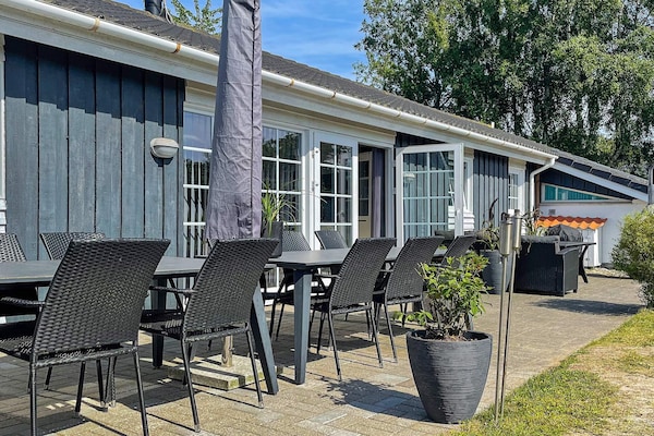 Foto van Rustige oase met zwembad - Vakantiehuis in Ørsted - Outdoor