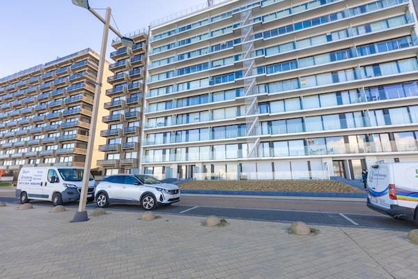 Foto van Appartement met frontaal zeezicht en parking. - Vakantiehuis in Middelkerke - ExteriorSummer