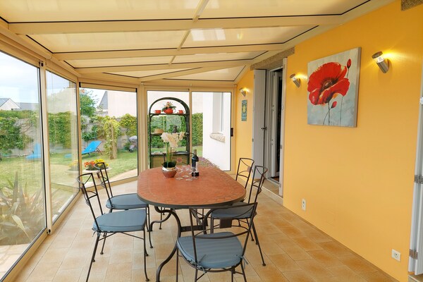 Foto van Vakantiehuis bij Roscoff Strand en Paardenrennen - Vakantiehuis in Plouescat - DiningRoom