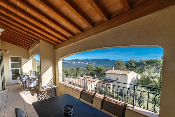 Foto van Resort in Var met Golf en Wellness - Vakantiehuis in La Motte - TerraceBalcony