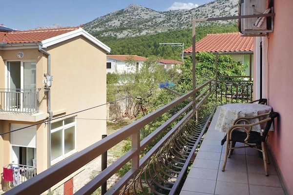 Foto van Huis in Starigrad bij Nationaal Park Paklenica - Vakantiehuis in Starigrad Paklenica - TerraceBalcony