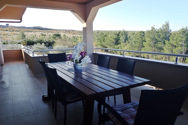 Foto van Appartement in Rovanjska bij Velebit - Vakantiehuis in Jasenice - TerraceBalcony