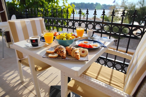 Foto van Appartement op Ugljan bij Zandstrand - Vakantiehuis in Preko - Facilities