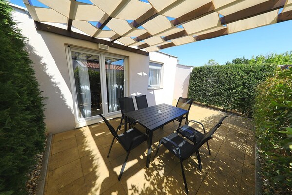 Foto van Appartement op Ugljan bij zandstrand - Vakantiehuis in Preko - TerraceBalcony