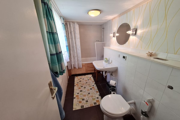 Foto van Bungalow Garden Idylle, Berlijn - Vakantiehuis in Berlin - BathRoom