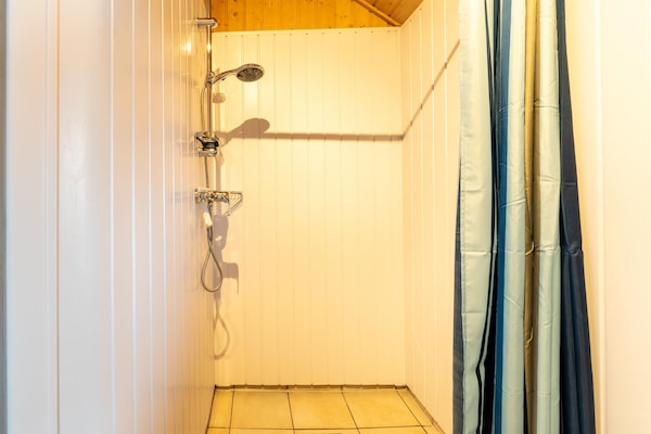 Foto van Rust aan het meer in Rechlin - Vakantiehuis in Rechlin - BathRoom