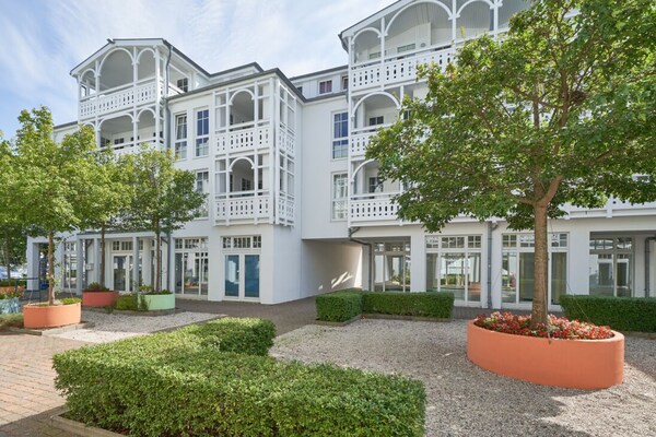 Foto van Charmant vakantieappartement in Sellin met balkon - Vakantiehuis in Sellin - ExteriorSummer