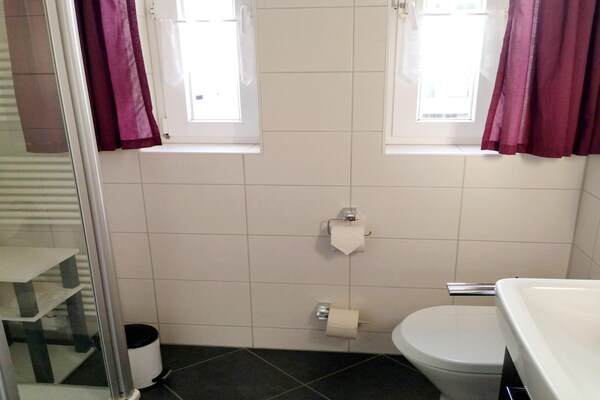 Foto van Charmant vakantieappartement in Sellin met balkon - Vakantiehuis in Sellin - BathRoom