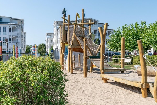 Foto van Charmant vakantieappartement in Sellin met balkon - Vakantiehuis in Sellin - ExteriorSummer