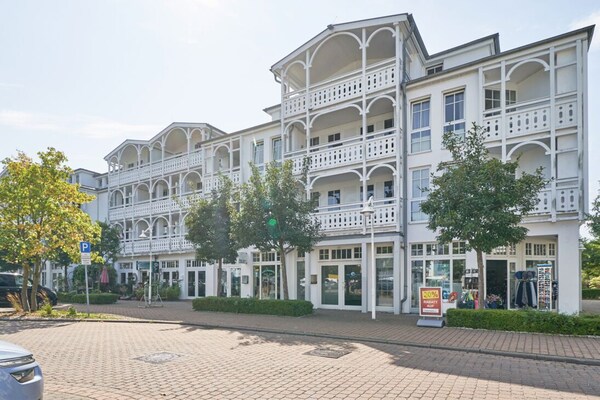 Foto van Charmant vakantieappartement in Sellin met balkon - Vakantiehuis in Sellin - ExteriorSummer