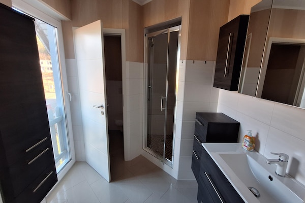 Foto van Vakantieappartement met uitzicht op het meer aan de Groß Labenzer See - BathRoom