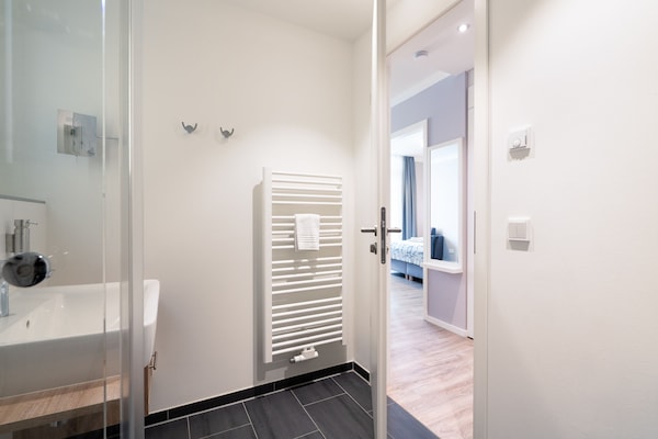 Foto van Bright Beach-Chair Baltic Suite - Vakantiehuis in Travemünde - BathRoom