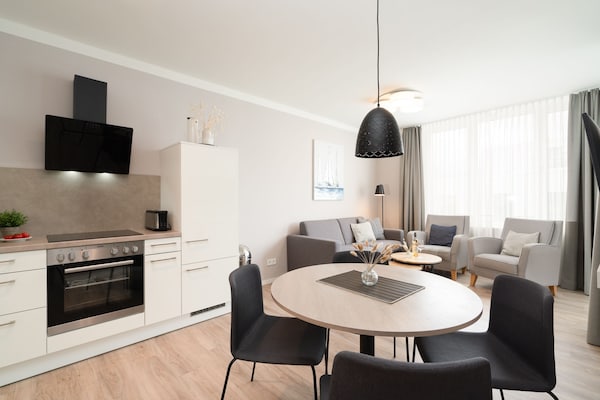 Foto van Bright Beach-Chair Baltic Suite - Vakantiehuis in Travemünde - DiningRoom