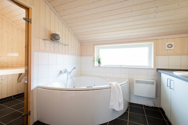 Foto van Coastal Wellness House voor 8 personen - Vakantiehuis in Großenbrode - BathRoom