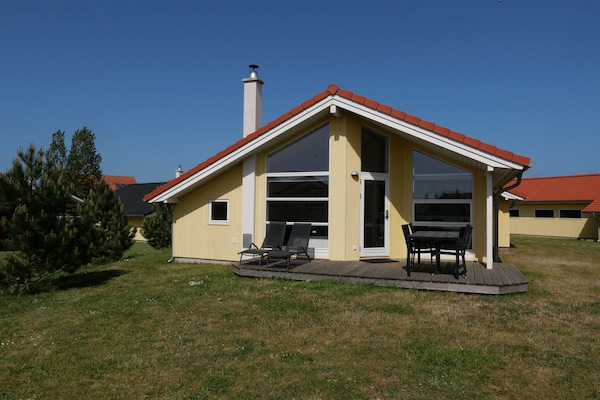 Foto van Coastal Comfort Lodge voor 8 personen - Vakantiehuis in Großenbrode - ExteriorSummer
