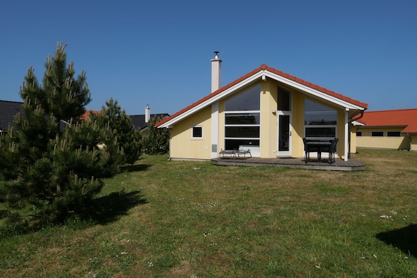 Foto van Coastal Comfort Lodge voor 8 personen - Vakantiehuis in Großenbrode - ExteriorSummer