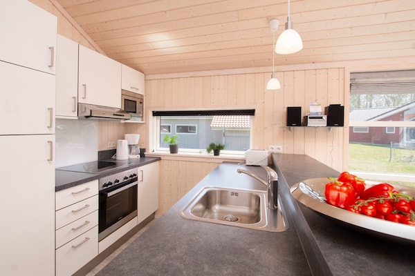 Foto van Coastal Comfort Lodge voor 8 personen - Vakantiehuis in Großenbrode - Kitchen