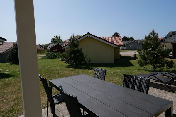 Foto van Coastal Comfort Lodge voor 8 personen - Vakantiehuis in Großenbrode - terrace