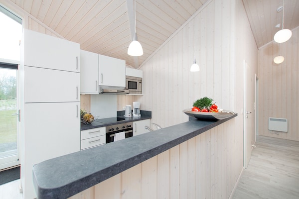 Foto van Beaside Wellness Chalet voor 10 personen - Vakantiehuis in Großenbrode - Kitchen
