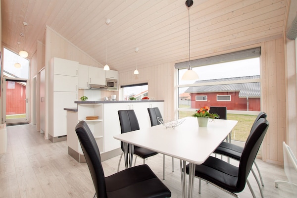 Foto van Baltic Nature Lodge voor 6 personen - Vakantiehuis in Großenbrode - DiningRoom