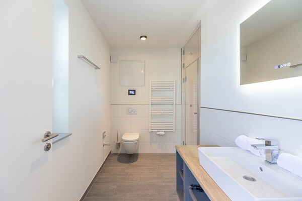 Foto van Luxe appartement met zeezicht - Vakantiehuis in Nordstrand - BathRoom