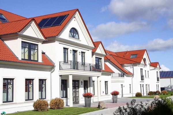 Foto van Appartementen in het Avalon Hotel Bellevue, Fehmarn - ExteriorSummer
