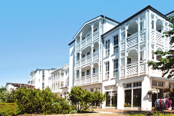 Foto van Gezellig appartement voor gezinnen in Sellin - Vakantiehuis in Sellin - ExteriorSummer