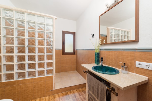 Foto van Finca met privézwembad en terras - Vakantiehuis in Costitx, Illes Balears - ExteriorSummer