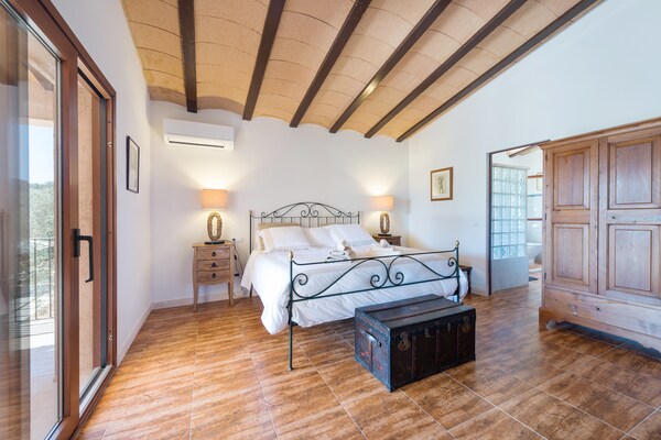 Foto van Finca met privézwembad en terras - Vakantiehuis in Costitx, Illes Balears - ExteriorSummer