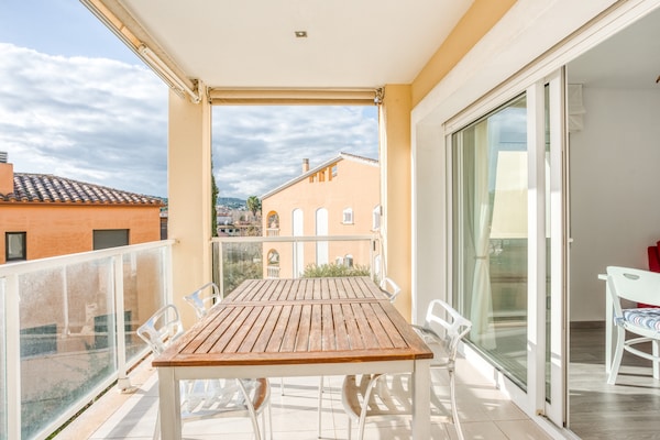 Foto van Mooi appartement in S'Agaró met zwembad - Vakantiehuis in S'Agaró - TerraceBalcony