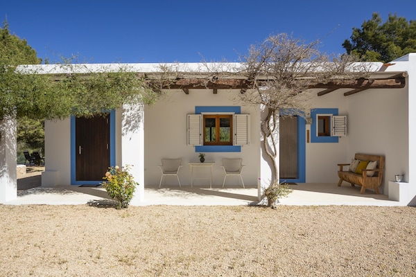 Foto van Charmant landhuis in Ibicencan stijl - Vakantiehuis in San José - ExteriorSummer