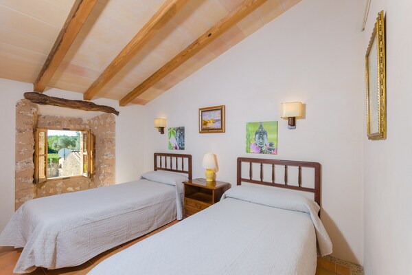 Foto van Villa in Costitx met zwembad en uitzicht - Vakantiehuis in Costitx, Illes Balears - BedRoom