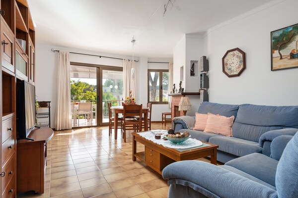 Foto van La Encina - Apartamento En Port D'alcÃºdia - Vakantiehuis in Port D'alcúdia, Illes Balears - LivingRoom