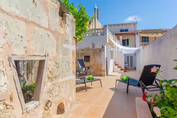 Foto van Charmant huis in Porreres bij Ses Covetes - Vakantiehuis in Porreres, Illes Balears - TerraceBalcony