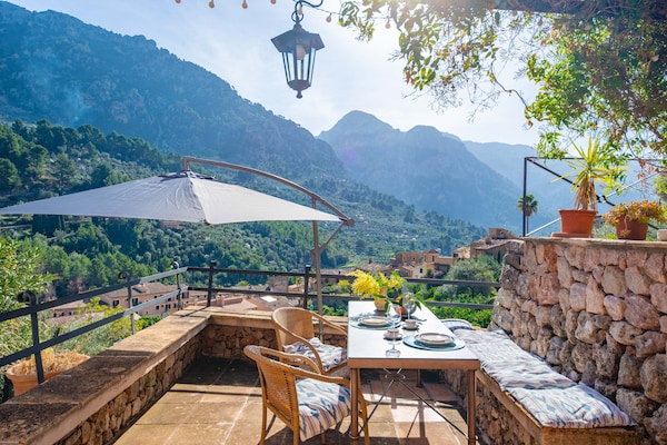 Foto van Rustiek Huis in Fornalutx met Uitzicht - Vakantiehuis in , Illes Balears - TerraceBalcony