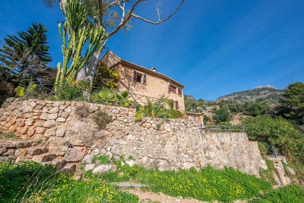 Foto van Rustiek Huis in Fornalutx met Uitzicht - Vakantiehuis in , Illes Balears - AreaSummer1KM
