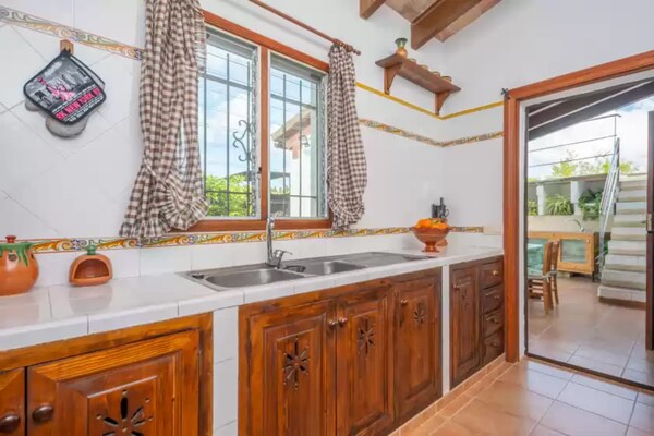 Foto van Can Pintat (llubÃ) - Villa Con Piscina Privada - Vakantiehuis in , Illes Balears - Kitchen