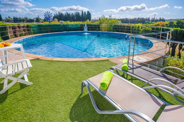 Foto van Can Pintat (llubÃ) - Villa Con Piscina Privada - Vakantiehuis in , Illes Balears - PoolOfHouse