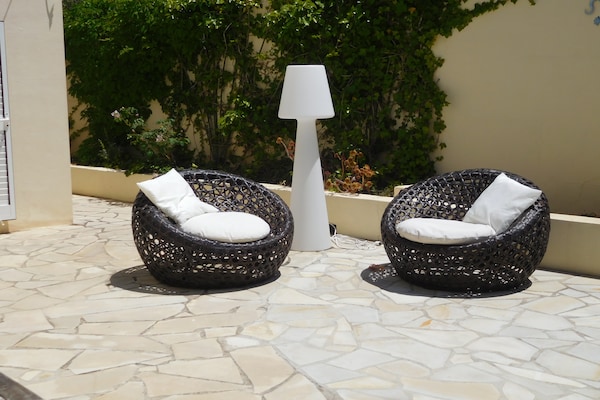 Foto van Villa op Ibiza met zwembad en stranden - Vakantiehuis in San Jose - Ambiance