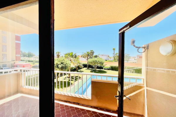 Foto van Appartement met uitzicht op de bergen aan zee - Vakantiehuis in Roquetas de Mar - TerraceBalcony