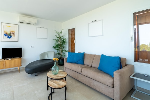 Foto van Modern verblijf nabij Monte Solana - Vakantiehuis in Pedreguer - LivingRoom