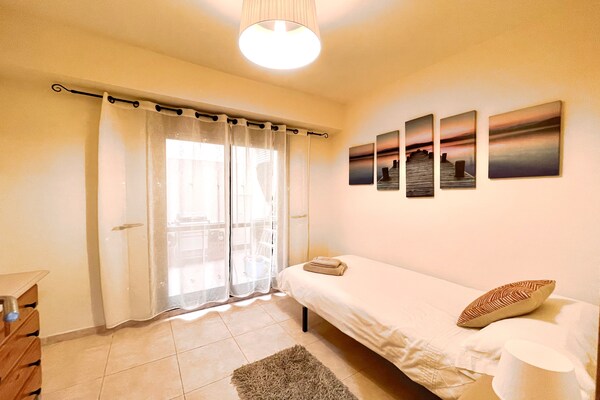 Foto van Appartement bij strand met zwembaden en jacuzzi - Vakantiehuis in Vera Playa - BedRoom