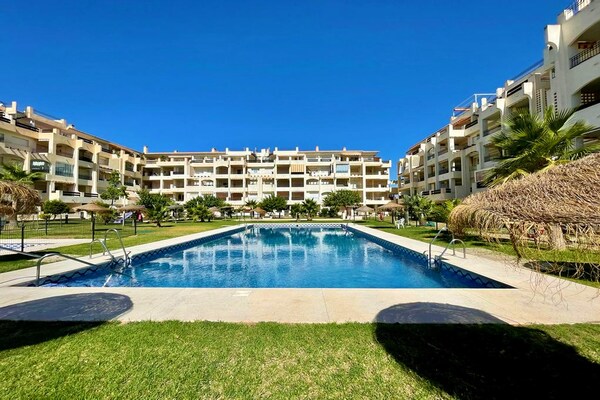 Foto van Appartement met 2 slaapkamers vlakbij de zee - Vakantiehuis in Roquetas de Mar - ExteriorSummer